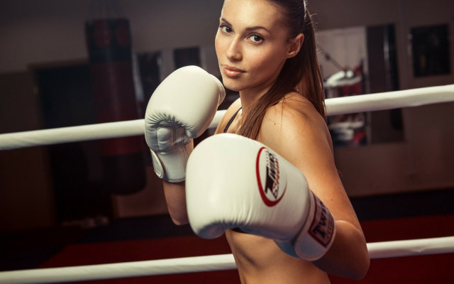 Woman boxing basketball glove hat free wallpaper for desktop - medium preview image