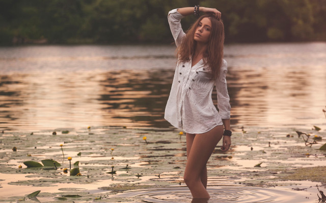 Woman water hands on head free wallpaper for desktop - medium preview image