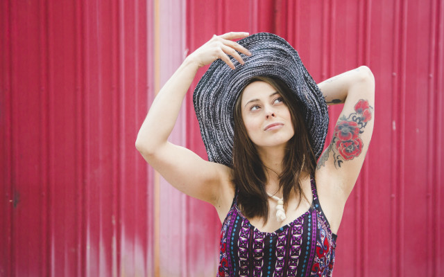 Woman hat red wall portrait free wallpaper for desktop - medium preview image