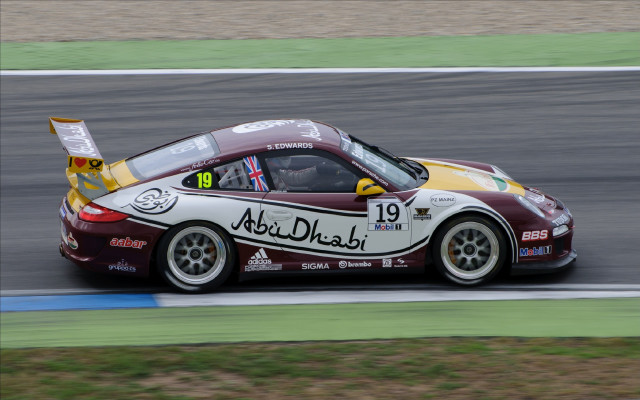 Race track car motor vehicle free wallpaper for desktop - medium preview image