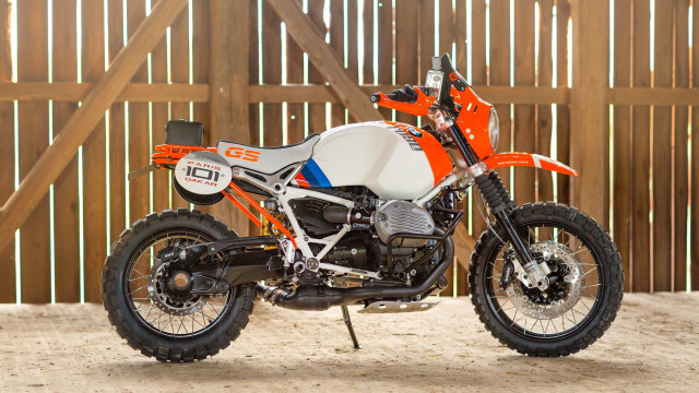 Dirt bike wooden fence motorcycle free wallpaper for desktop - medium preview image