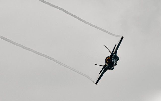 Fighter jet clouds contrails cobra free wallpaper for desktop - medium preview image