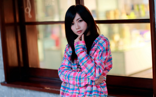 Woman holography portrait checkered plaid free wallpaper for desktop - medium preview image