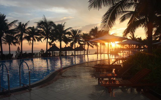 Sunset pool palm trees lounge free wallpaper for desktop - medium preview image