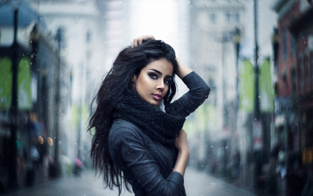 Aramenta longhair rainy street fashion free wallpaper for desktop - medium preview image