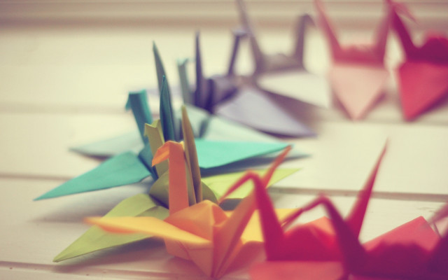 Origami birds table bokeh blurry free wallpaper for desktop - medium preview image