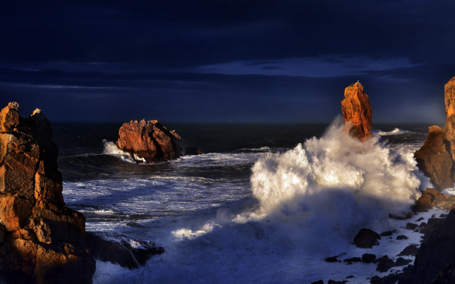 Stormy wave beach night rocks free wallpaper for desktop - medium preview image