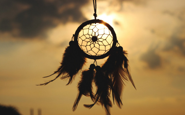 Dream catcher sunset blurry gradient free wallpaper for desktop - medium preview image