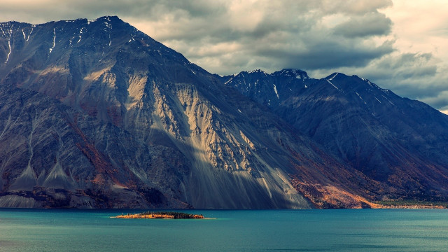 Mountain island water cloudy sky free wallpaper for desktop - medium preview image