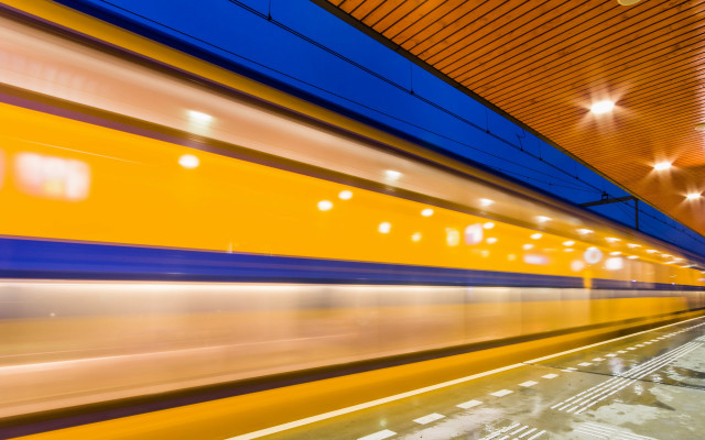 Train station blue ceiling yellow free wallpaper for desktop - medium preview image