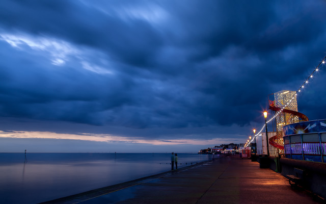 Pier ferris wheel night cloudy free wallpaper for desktop - medium preview image