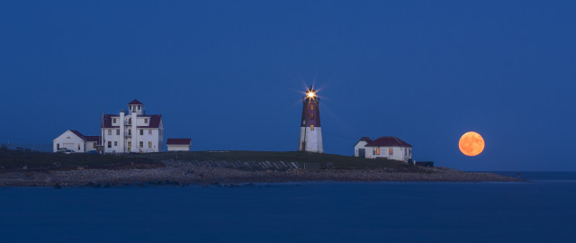 Full moon lighthouse island night free wallpaper for desktop - medium preview image