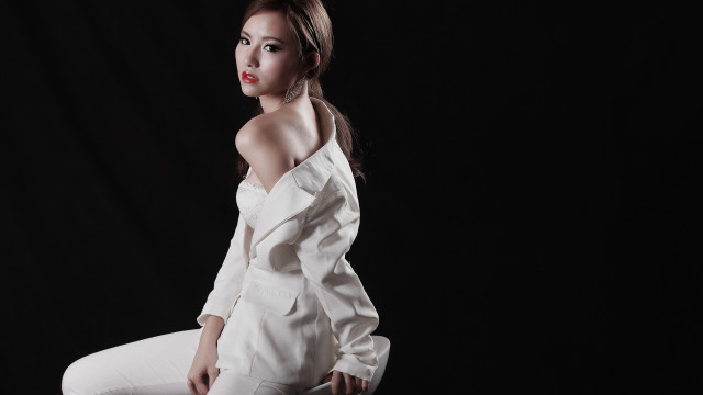 Woman white pose black background free wallpaper for desktop - medium preview image