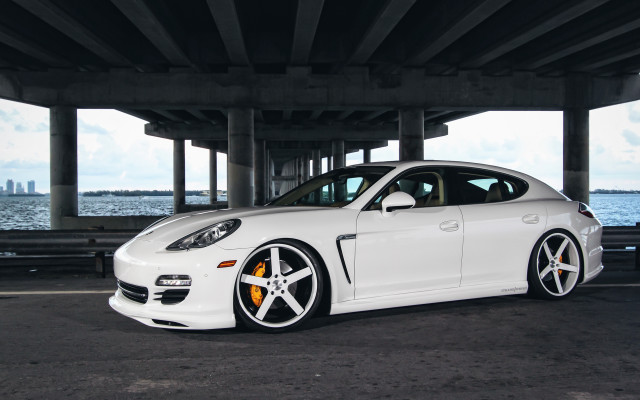 White car bridge ocean bench free wallpaper for desktop - medium preview image