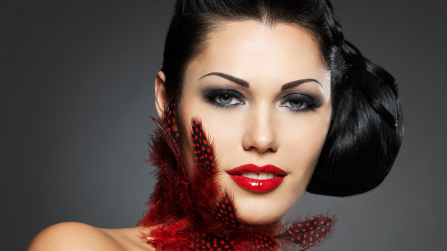 Woman red feather lipstick artdeco free wallpaper for desktop - medium preview image