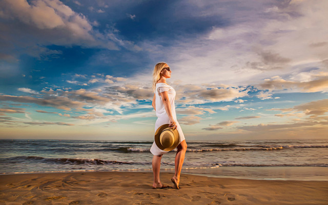 Woman white dress hat beach #2 free wallpaper for desktop - medium preview image