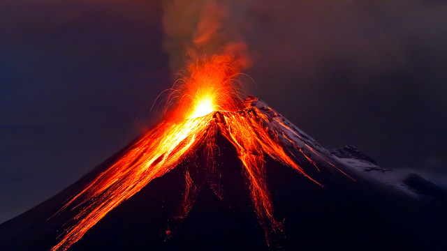 Volcano eruption night dark shock free wallpaper for desktop - medium preview image