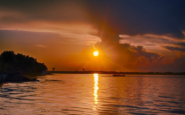 Sunset river cityscape clouds mountain free wallpaper for desktop - medium preview image