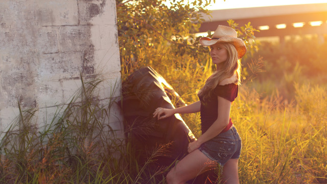 Woman hat leaning horse autumn free wallpaper for desktop - medium preview image