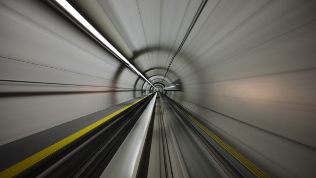 Tunnel train blurry precisionism tiltshift free wallpaper for desktop - medium preview image