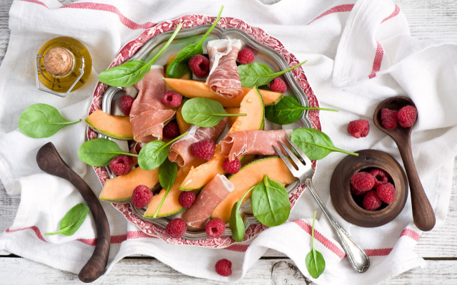 Food plate meat fruit vegetables free wallpaper for desktop - medium preview image