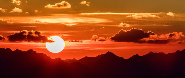 Sunset sun clouds mountains beach free wallpaper for desktop - medium preview image