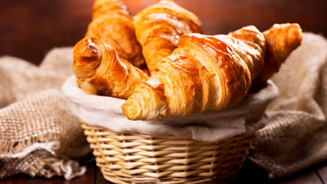 Basket croissants table burlock delaunay free wallpaper for desktop - medium preview image