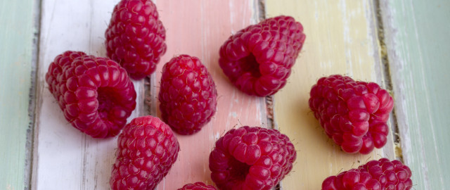 Raspberries knife fork photorealism berries free wallpaper for desktop - medium preview image