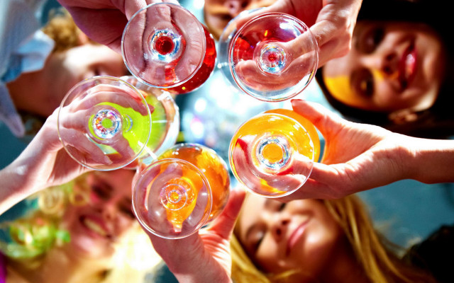 Wine glass toast group bubbles free wallpaper for desktop - medium preview image