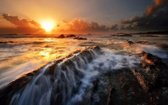Sunset water waves rocks matte free wallpaper for desktop - medium preview image