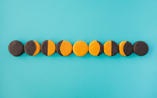 Cookies colorful frosting symmetrical blue free wallpaper for desktop - medium preview image