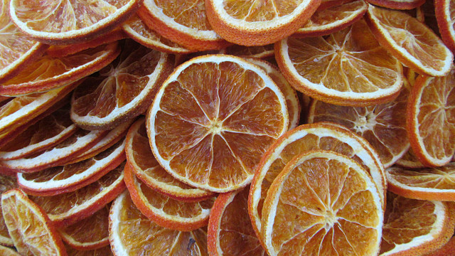 Orange slices pile plate tabletop free wallpaper for desktop - medium preview image