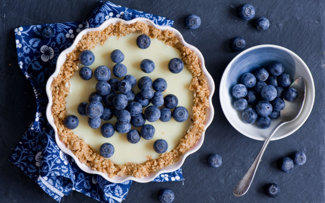 Blueberry pie blueberries spoon napkin free wallpaper for desktop - medium preview image