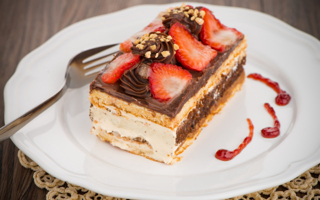 Cake strawberries plate fork spoon #2 free wallpaper for desktop - medium preview image