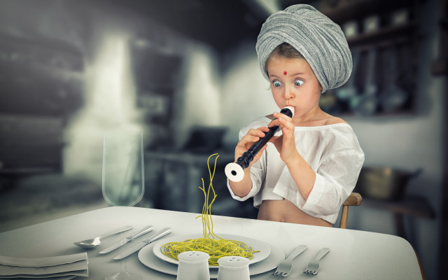 Young girl spaghetti sprout towel free wallpaper for desktop - medium preview image