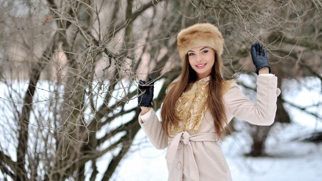 Elina karimova winter fur hat free wallpaper for desktop - medium preview image