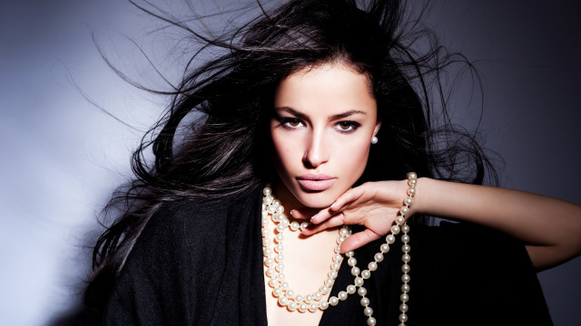 Woman pearl necklace black jacket free wallpaper for desktop - medium preview image
