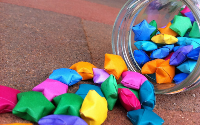 Colorful origami jar sidewalk interactive free wallpaper for desktop - medium preview image