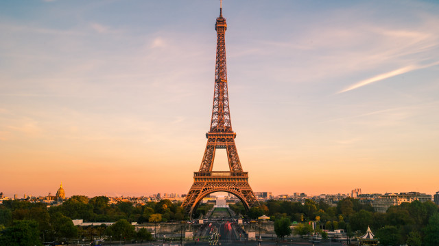 Eiffel tower sunset paris river free wallpaper for desktop - medium preview image