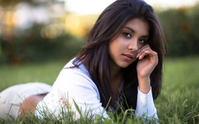 Woman grass portrait bush fireflies free wallpaper for desktop - medium preview image