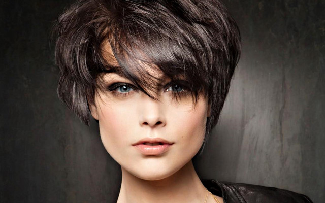 Gothic photorealistic portrait shorthair jewelry free wallpaper for desktop - medium preview image