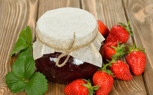 Jar strawberries wooden table food free wallpaper for desktop - medium preview image