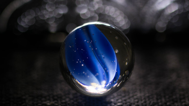 Glass ball blue white table free wallpaper for desktop - medium preview image