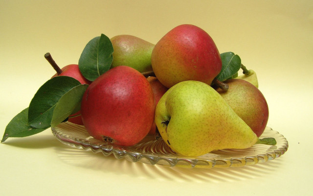 Glass bowl apples pears leafy free wallpaper for desktop - medium preview image
