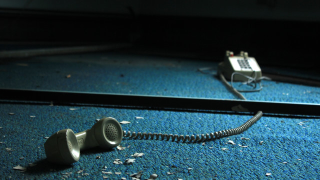 Telephone decay broken mirror cord free wallpaper for desktop - medium preview image