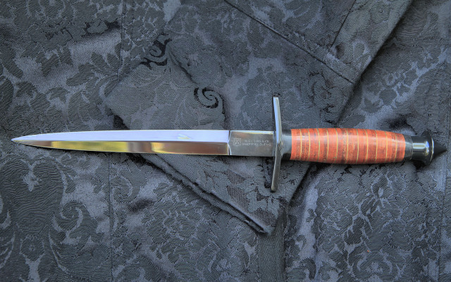 Knife wooden handle black floral free wallpaper for desktop - medium preview image