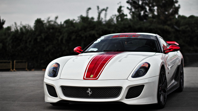 White sports car red stripe #13 free wallpaper for desktop - medium preview image