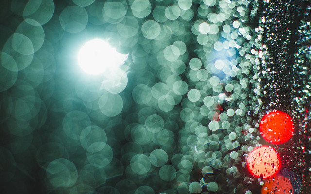 Traffic light rain window night free wallpaper for desktop - medium preview image