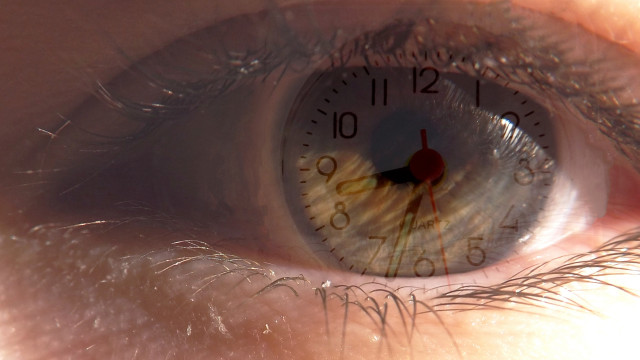Eye clock iris 3d hyperrealism free wallpaper for desktop - medium preview image