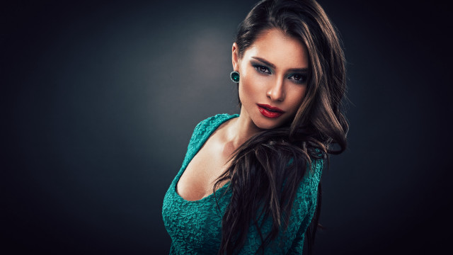 Woman green dress portrait black free wallpaper for desktop - medium preview image